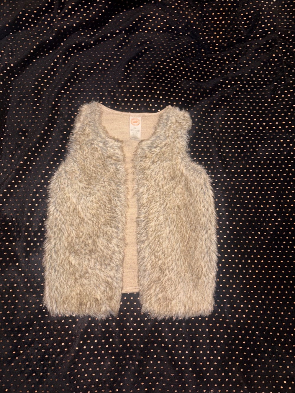 wonder nation Faux Fur Vest in Beige Taupe